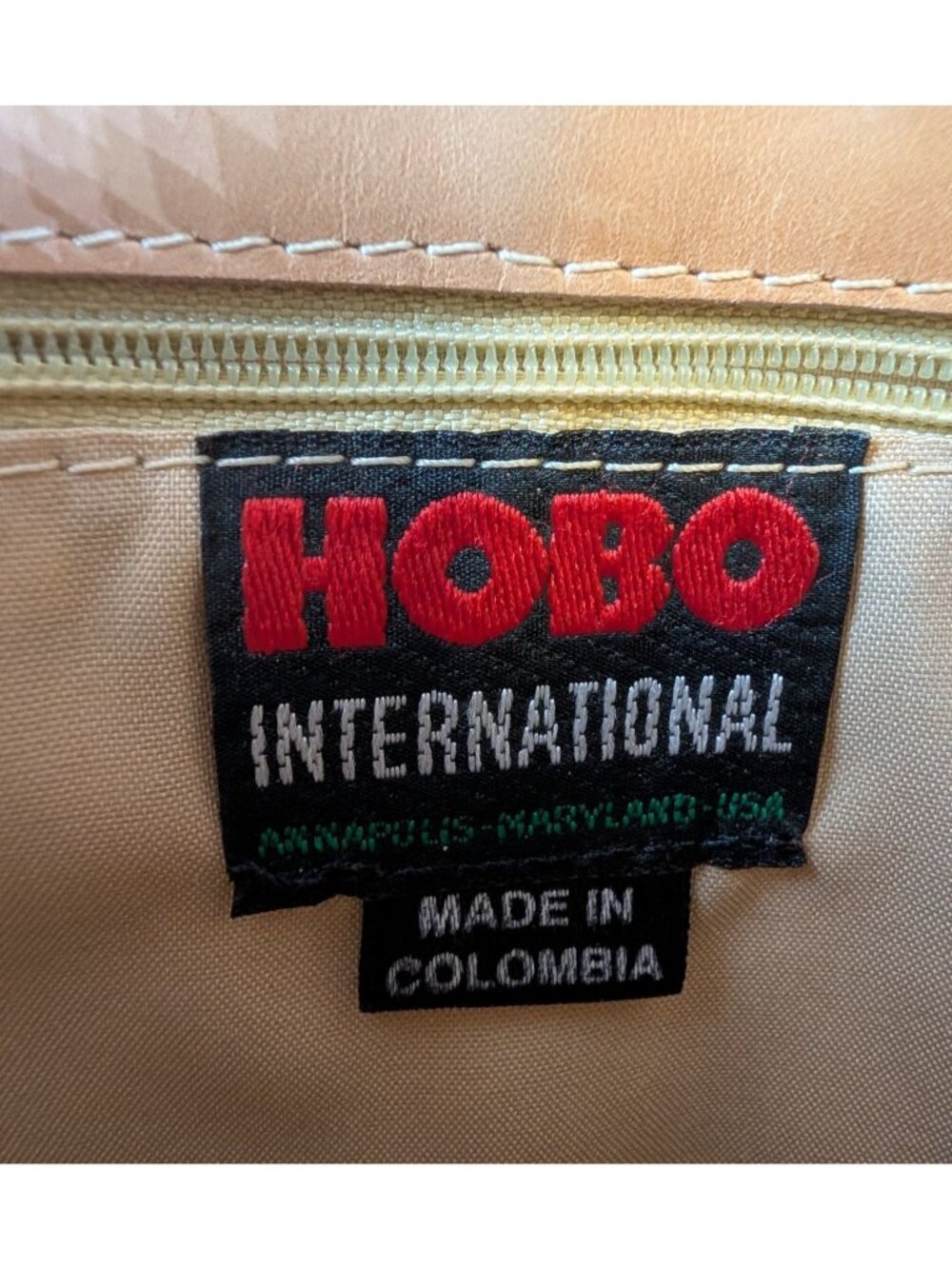 Hobo International Leather Tan Crossbody Bag With Grommet Detailing & Adjustable - Picture 11 of 12